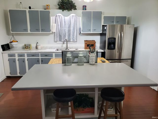 227 S 7th Street, Vincennes, IN 47591