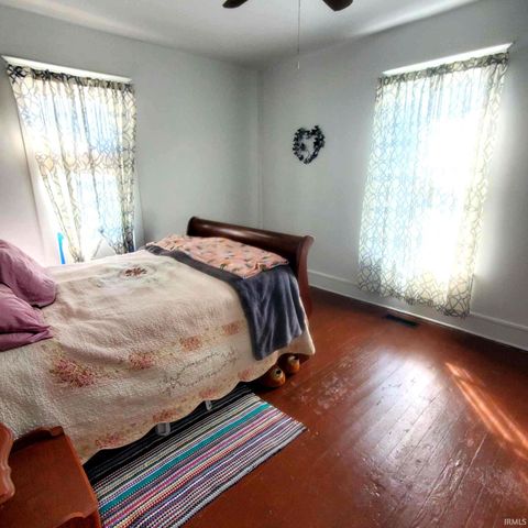 227 S 7th Street, Vincennes, IN 47591