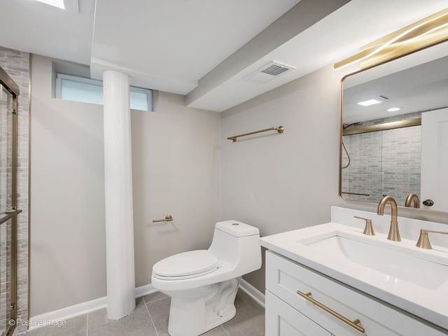 579 Dawes Avenue, Glen Ellyn, IL 60137