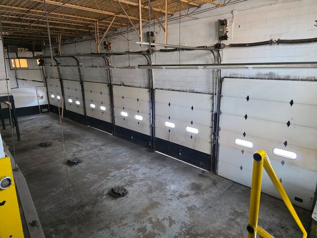 2859 W Montrose Avenue, Chicago, IL 60618