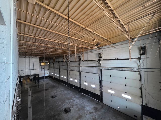 2859 W Montrose Avenue, Chicago, IL 60618