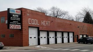 2859 W Montrose Avenue, Chicago, IL 60618