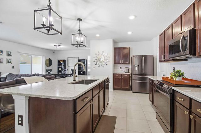 10230 GEESE TRAIL CIRCLE, Sun City Center, FL 33573