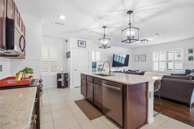 10230 GEESE TRAIL CIRCLE, Sun City Center, FL 33573