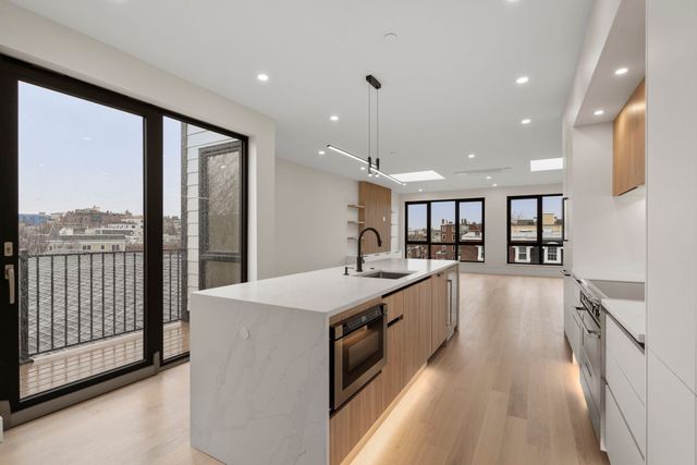 152 W Third 2, Boston, MA 02127