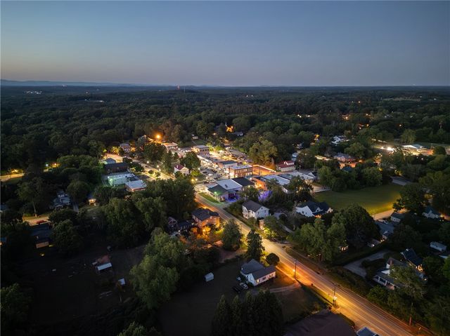 27 Karkinnen Court, Pendleton, SC 29670