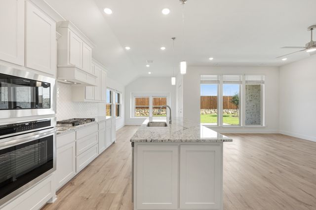 821 Blue Fescue Road, Fort Worth, TX 76247