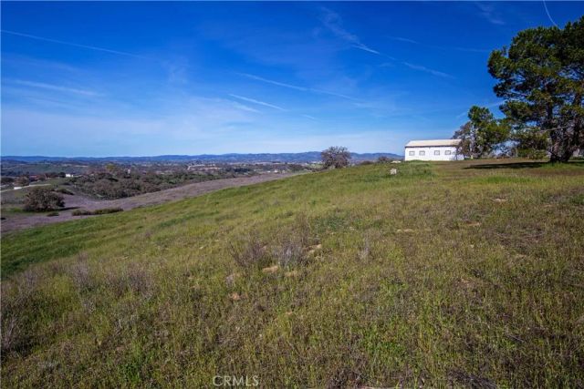 930 Windwood Road, Paso Robles, CA 93446