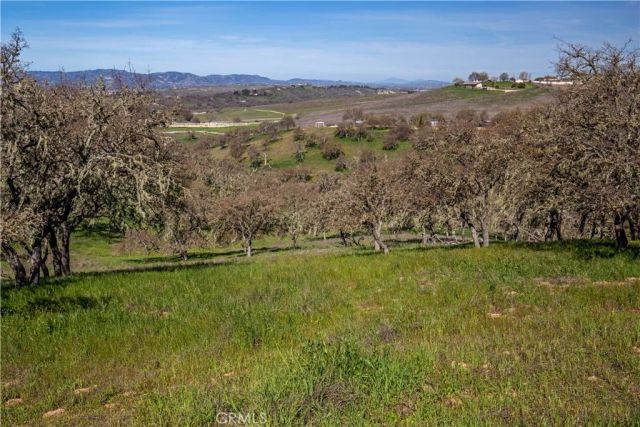 930 Windwood Road, Paso Robles, CA 93446