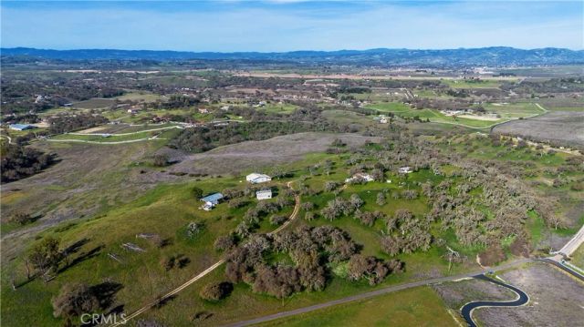 930 Windwood Road, Paso Robles, CA 93446