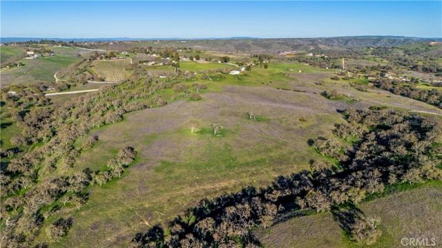 930 Windwood Road, Paso Robles, CA 93446