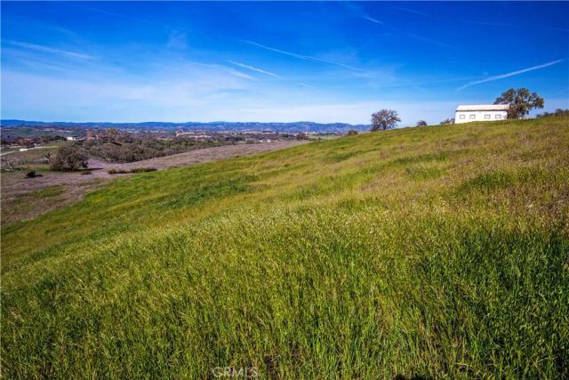 930 Windwood Road, Paso Robles, CA 93446