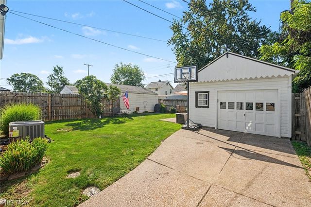 6607 Kenneth Avenue, Parma, OH 44129