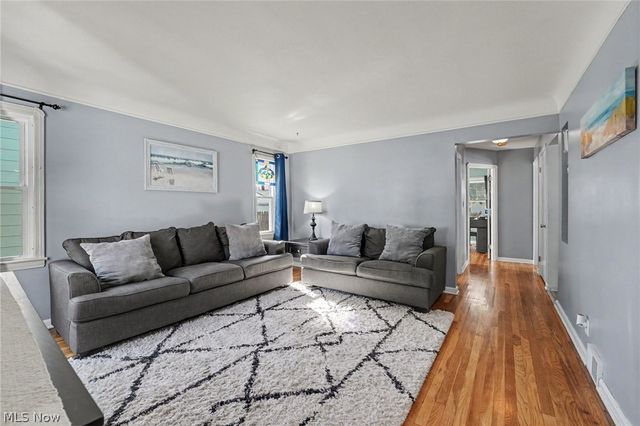 6607 Kenneth Avenue, Parma, OH 44129