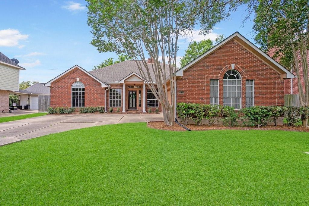 3210 Ashfield Drive, Houston, TX 77082
