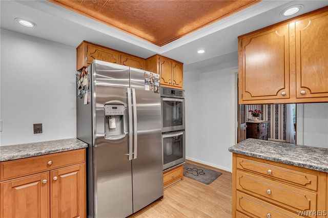 37 Pin Oak Drive, Amherst, NY 14221