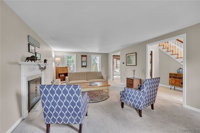 37 Pin Oak Drive, Amherst, NY 14221