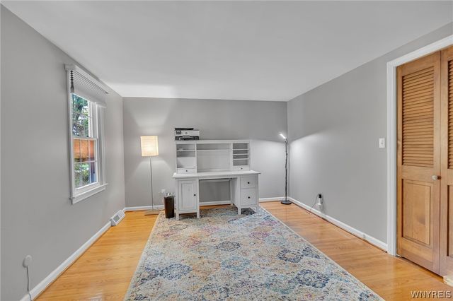 37 Pin Oak Drive, Amherst, NY 14221