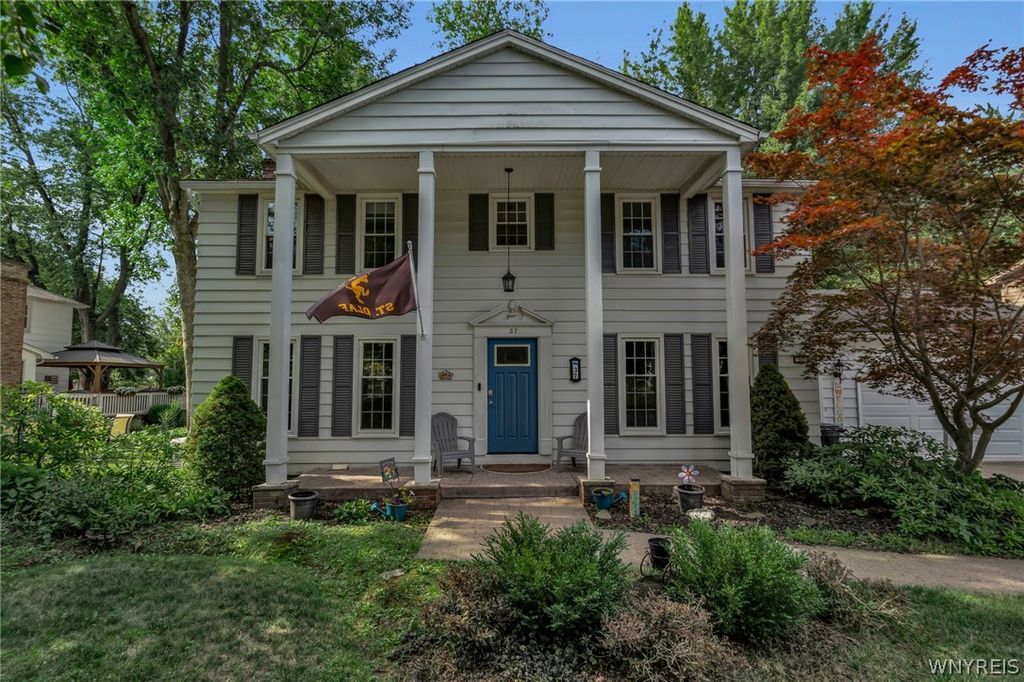 37 Pin Oak Drive, Amherst, NY 14221