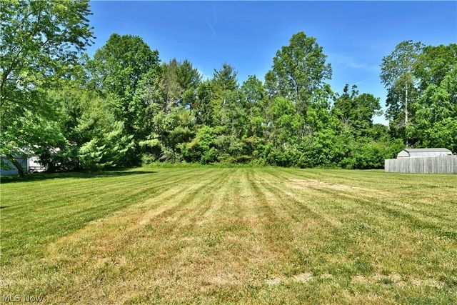 Myrtle Avenue NW, Warren, OH 44483