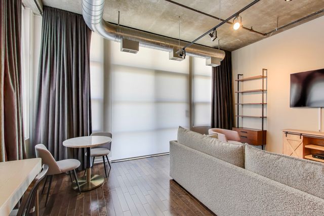 900 N KINGSBURY Street 1019, Chicago, IL 60610