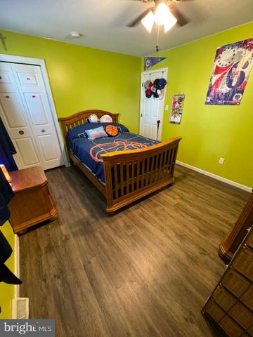 855 S SPRING RD, Vineland, NJ 08361