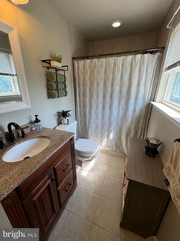 855 S SPRING RD, Vineland, NJ 08361
