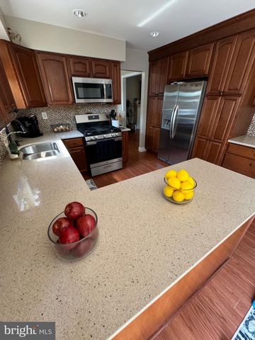 855 S SPRING RD, Vineland, NJ 08361