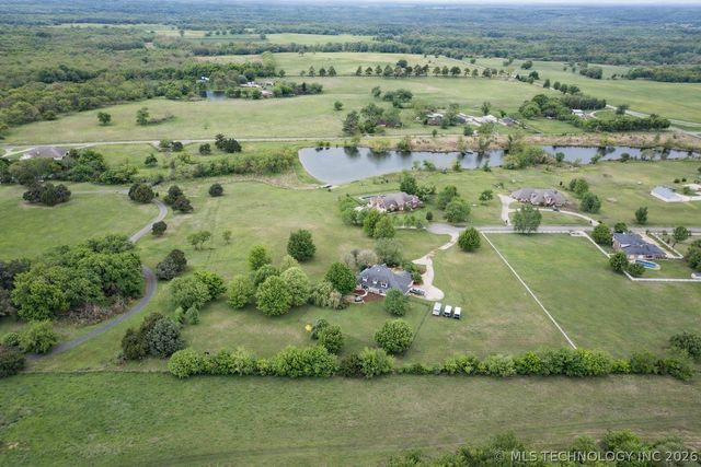 24206 N 3962 Road, Bartlesville, OK 74006
