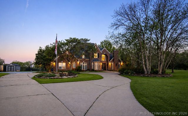 24206 N 3962 Road, Bartlesville, OK 74006