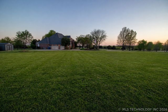 24206 N 3962 Road, Bartlesville, OK 74006
