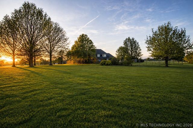 24206 N 3962 Road, Bartlesville, OK 74006