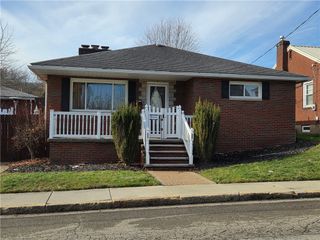 206 8th Ave, City Of But Nw, PA 16001