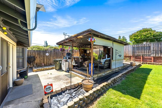 7324 Spicer Dr, Citrus Heights, CA 95621