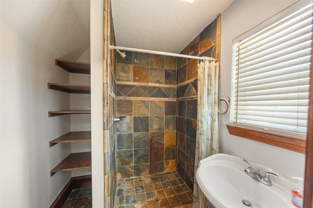 8802 Sedgemoor Drive, Tomball, TX 77375