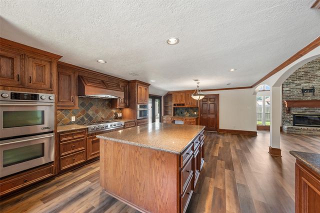 8802 Sedgemoor Drive, Tomball, TX 77375