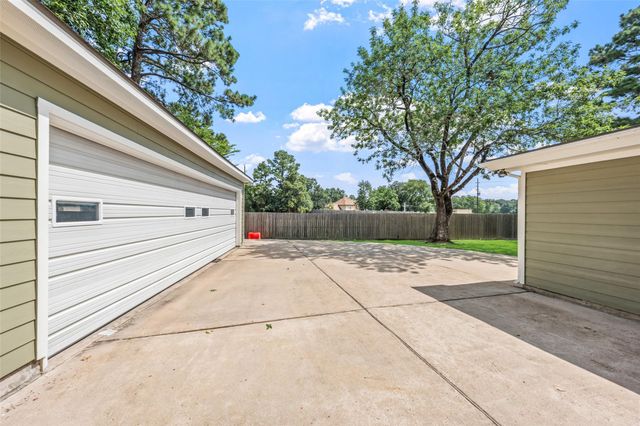 8802 Sedgemoor Drive, Tomball, TX 77375