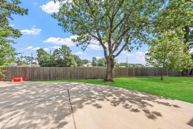 8802 Sedgemoor Drive, Tomball, TX 77375