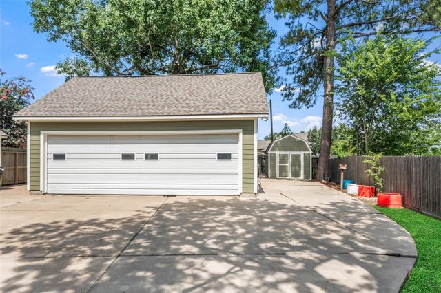 8802 Sedgemoor Drive, Tomball, TX 77375