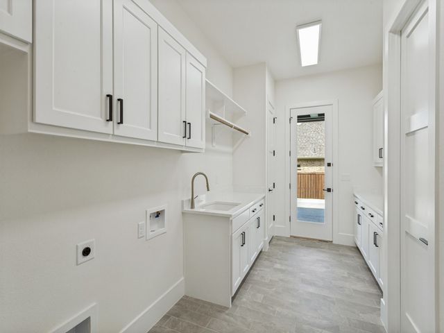 308 MEADOWLANDS Drive, Denton, TX 76210