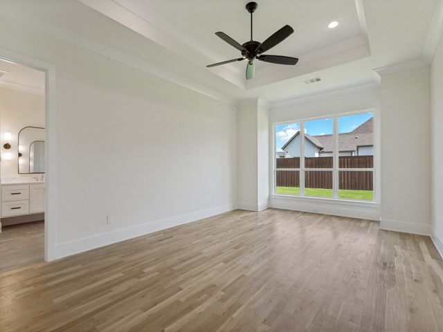 308 MEADOWLANDS Drive, Denton, TX 76210