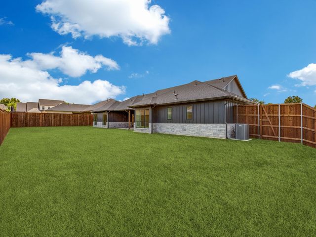 308 MEADOWLANDS Drive, Denton, TX 76210