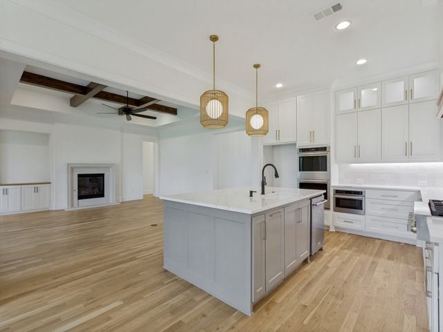 308 MEADOWLANDS Drive, Denton, TX 76210