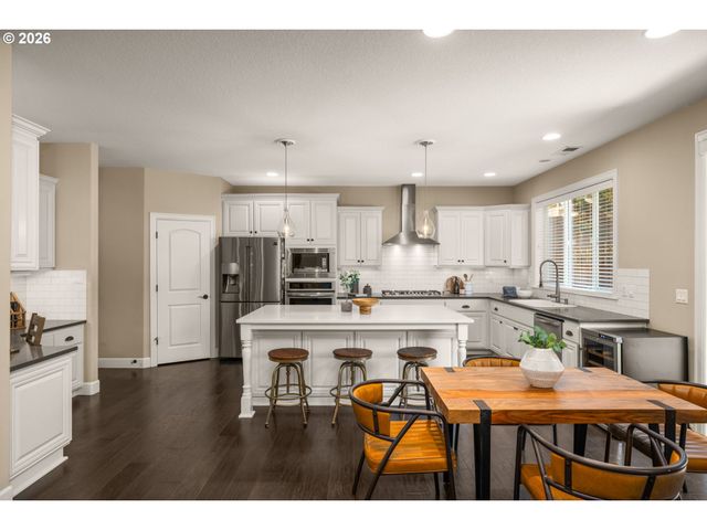 2510 SATTER St, West Linn, OR 97068