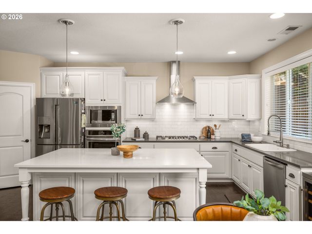 2510 SATTER St, West Linn, OR 97068