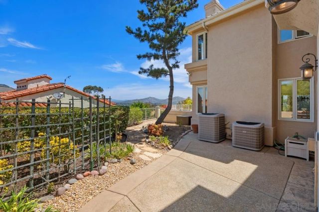 12394 Fairway Pointe Row, San Diego, CA 92128