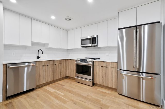 256 Putnam Avenue 4PH, Brooklyn, NY 11216