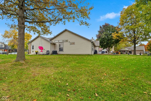 1276 Crisfield Circle, Greenwood, IN 46142
