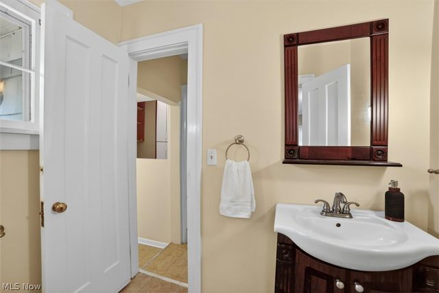 3008 Warrington Road, Shaker Heights, OH 44120