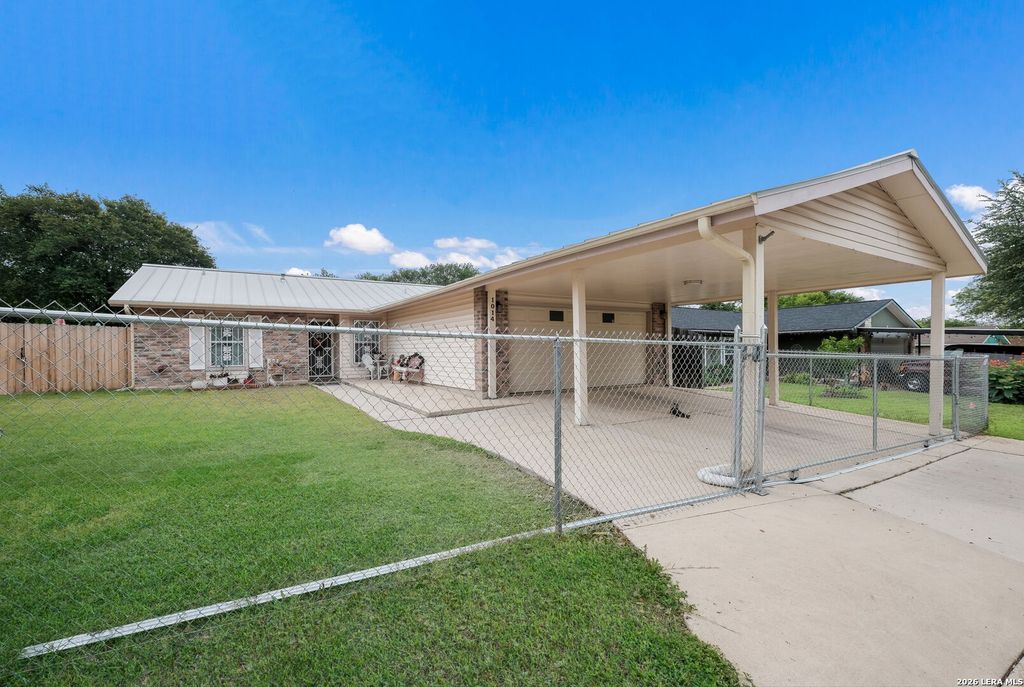 1014 BRIDLE FRST, San Antonio, TX 78245
